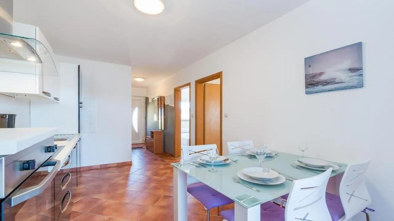 Apartment Lanterna 100 Meters From The Sea - By Ta Leut Agency Vir 0*,