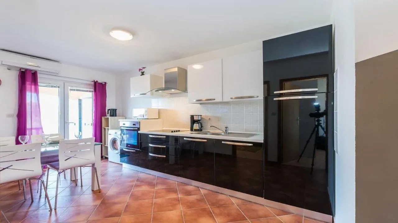 Apartment Lanterna 100 Meters From The Sea - By Ta Leut Agency Vir Croatia