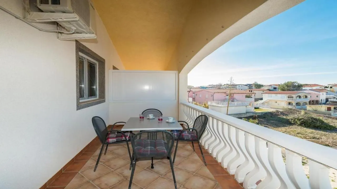 Apartment Lanterna 100 Meters From The Sea - By Ta Leut Agency Vir 0*,  Croatia