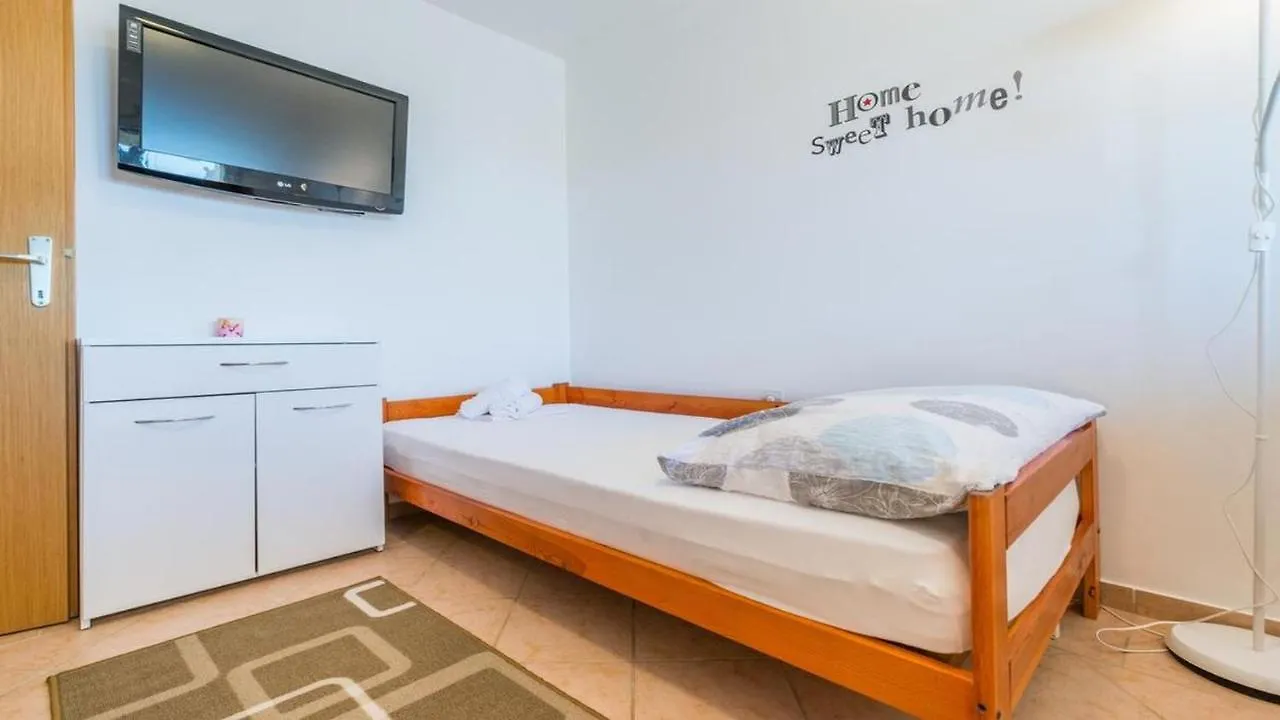 Apartment Lanterna 100 Meters From The Sea - By Ta Leut Agency Vir
